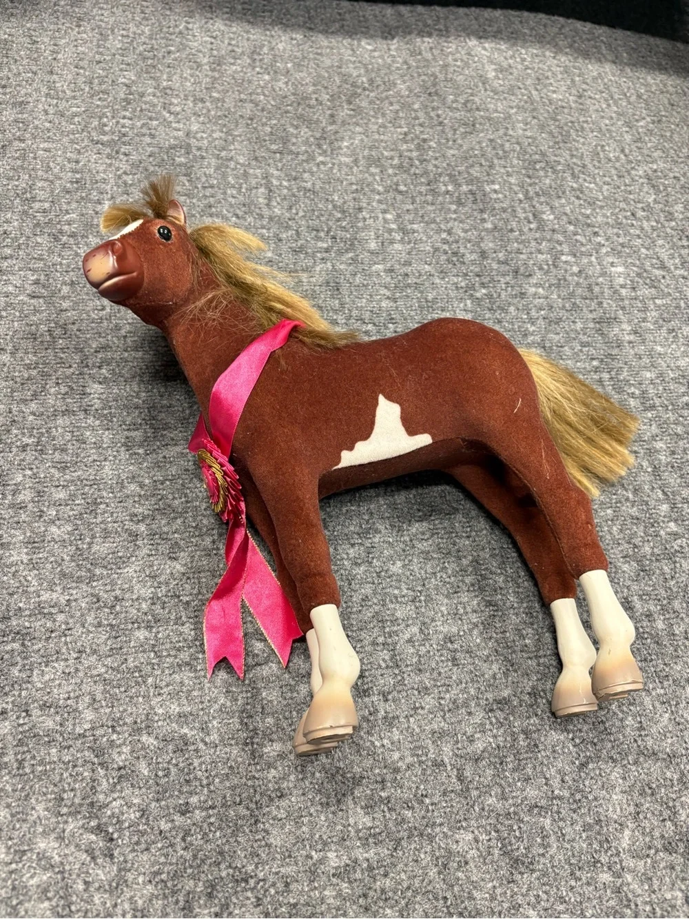 American Girl Pinto Paint Pony with Pink Ribbon 2004